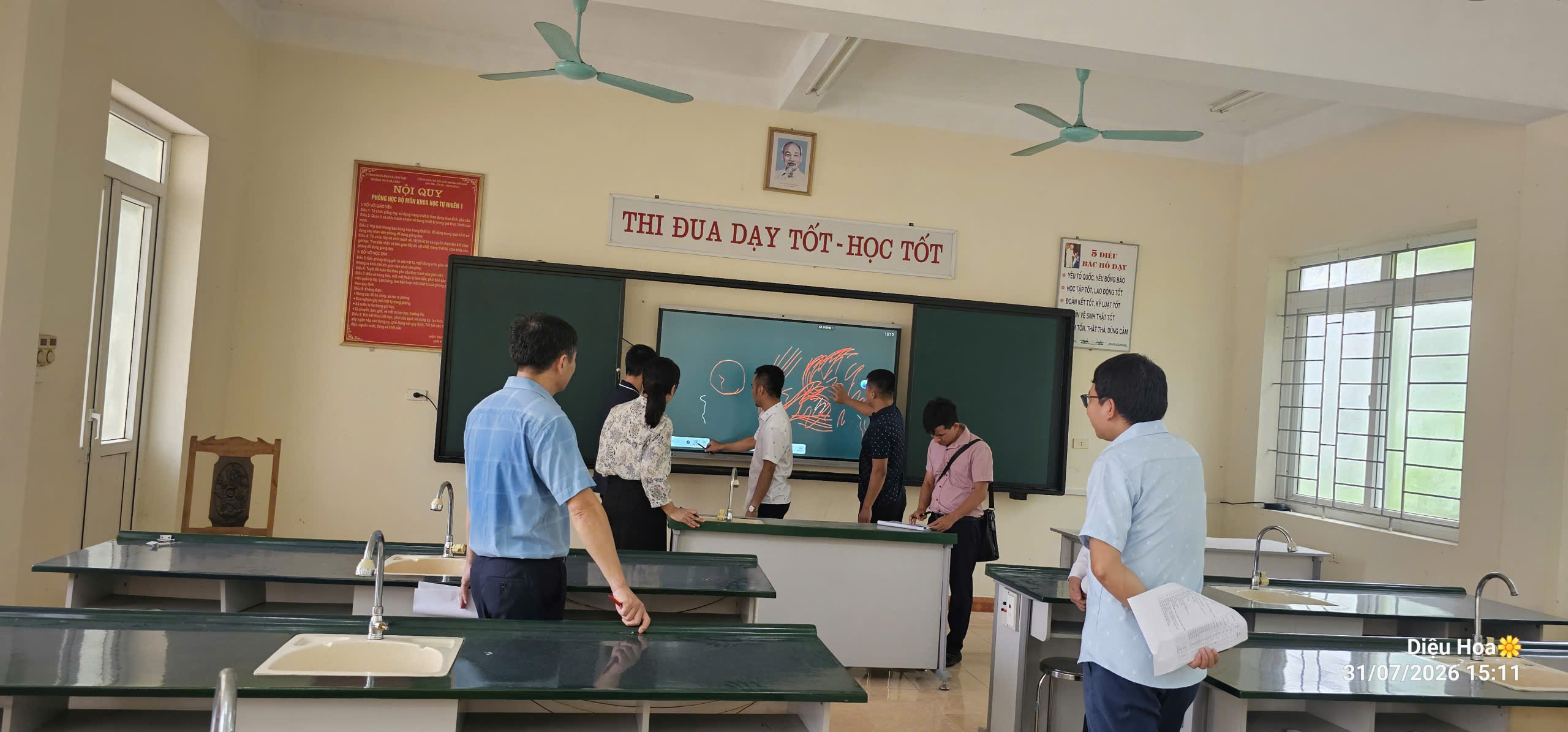 VNB Holding hướng đến việc phát triển những hệ bảng đáp ứng đồng thời yêu cầu về công năng, độ bền và tính thẩm mỹ