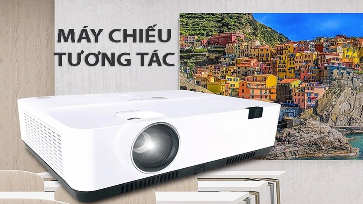 Thiết bị này cho phép giảng viên và học sinh thao tác, tương tác trực tiếp ngay trên bề mặt trình chiếu