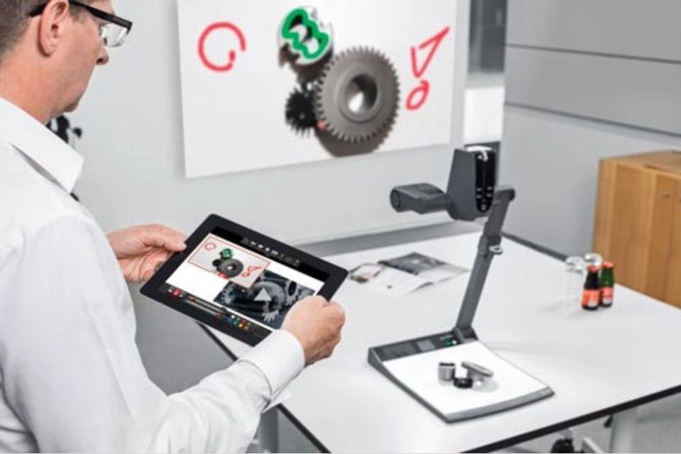 Camera vật thể hỗ trợ trình bày tài liệu hướng dẫn, sản phẩm mẫu hoặc từng bước của một quy trình làm việc